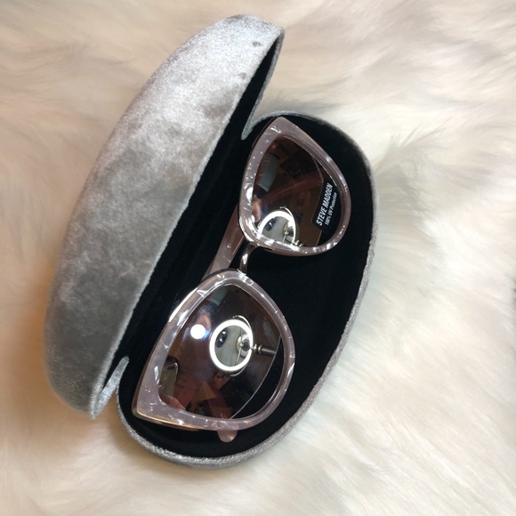 Steve Madden sunglasses - Picture 2 of 3